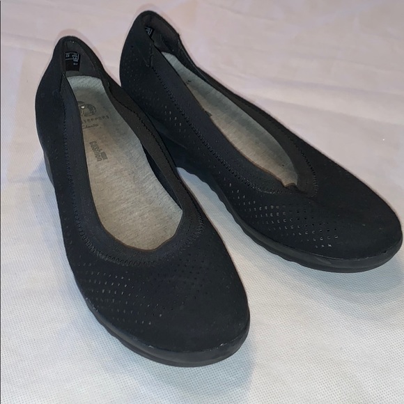 clarks cloudsteppers black